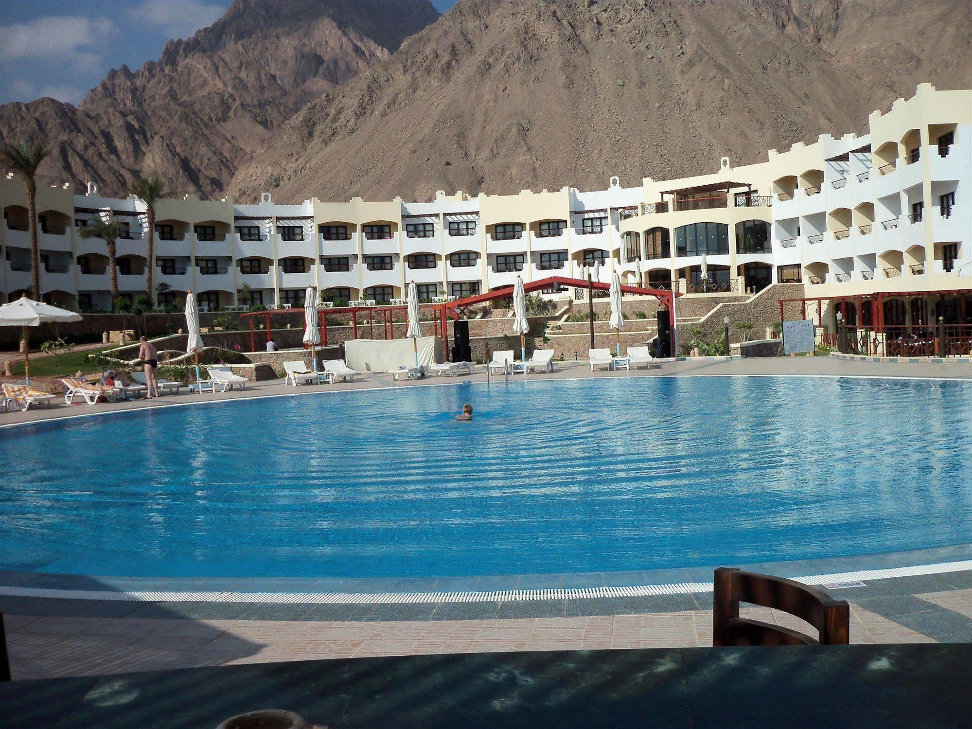 Aquamarine Sun Flower Resort Taba Esterno foto